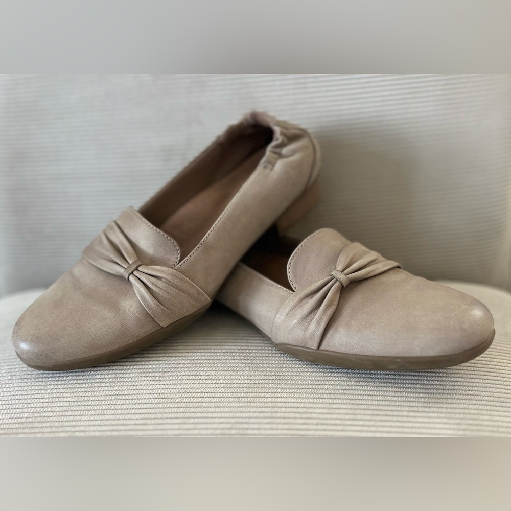 Women’s Dansko Karen slip-on loafers (taupe) nubuck leather size 41 (US 10.5/11)